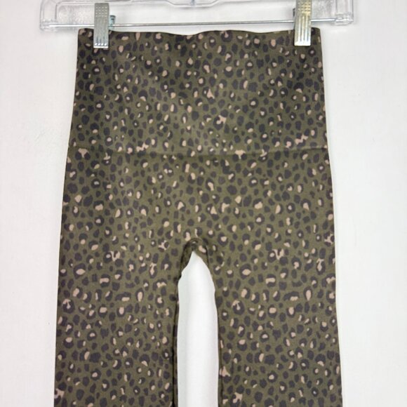 NWT SPANX Look at Me Now Seamless Leggings in Olive Leopard Size Small S NEW - Picture 9 of 10